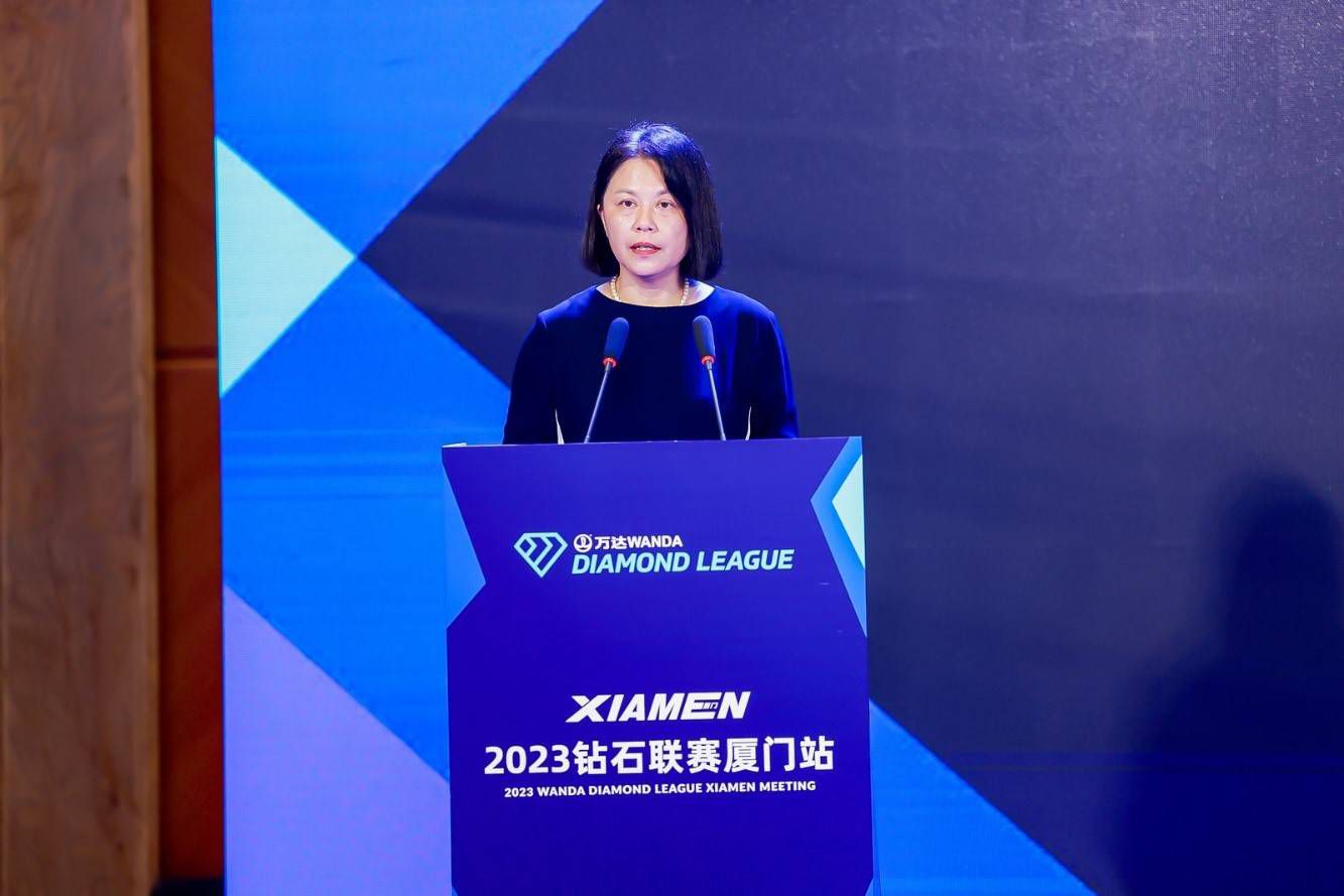 与此同时，同在燕京的万破军，也同样久久无法入睡。
